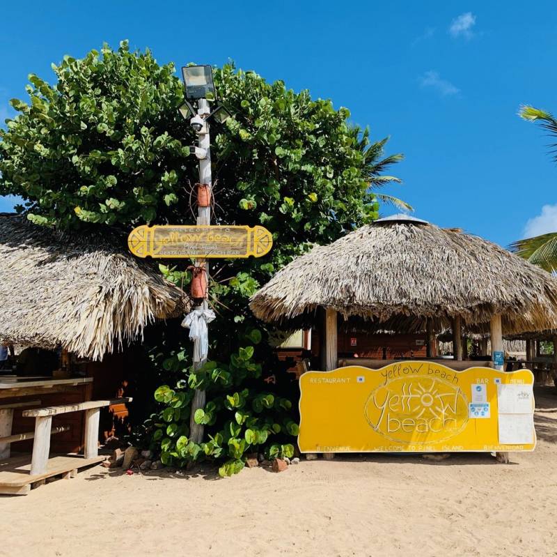 Restaurant Pinel Island Yellowbeach restaurant