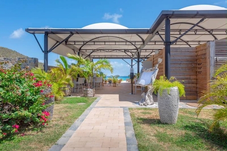 Best restaurant in a luxurious hotel in caribeean saint martin