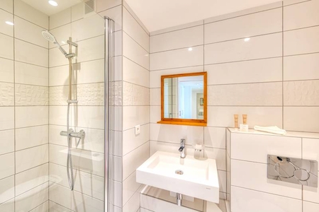 Studio with ocean view with shower