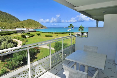 Studio with ocean view with shower