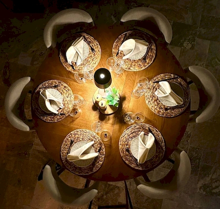 
Our area of ​​activity for this service Find a gourmet restaurant with French wine in the region of