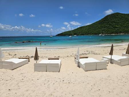 Tapas, cocktails and live music at Beach House – your beachside escape at Anse Marcel Beach, Saint-Martin.