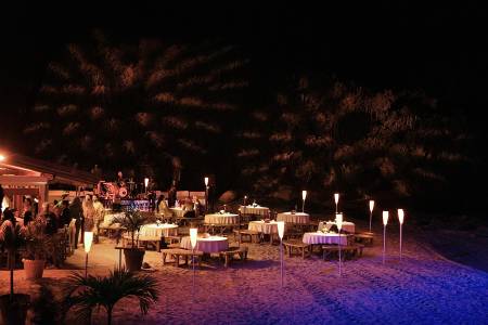 Tapas, cocktails and live music at Beach House – your beachside escape at Anse Marcel Beach, Saint-Martin.