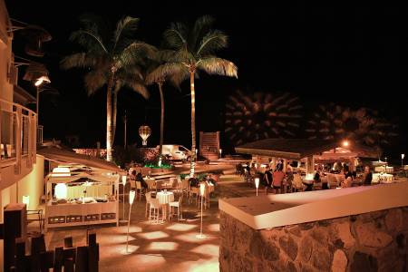 Relax at the Beach House in Saint Martin with Cocktails, DJ Sets, and feet-in-the-sand lounge vibes