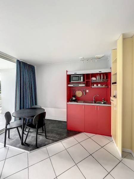 Studio with garden view with shower