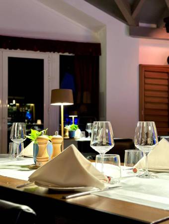 
Our area of ​​activity for this service 5-star hotel with an inexpensive luxury suite in the region of